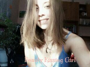 Beauty_Kissing_Girl