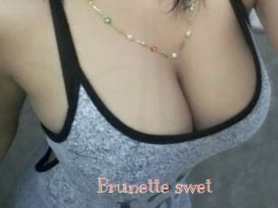 Brunette_swet