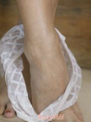 KinkyMilf