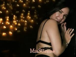 MiaSttonee