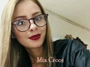 Mia_Croos