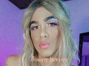 Sunny_hornyx