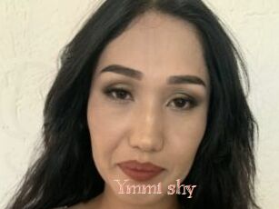 Ymmi_shy